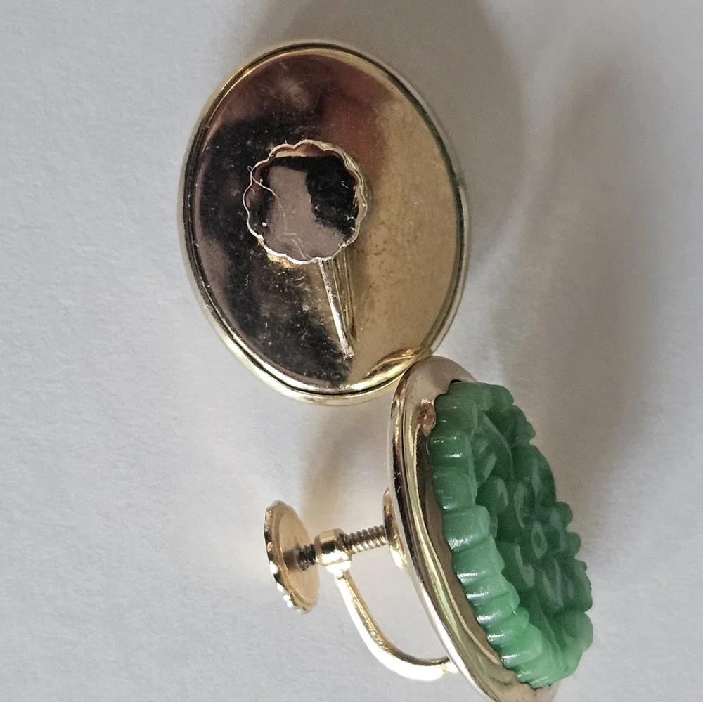 Antique Gold & Green Jade Flower Screwback Earrings - Picture 3 of 6